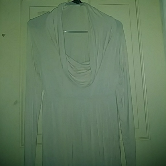 New large silk cream colored maternity dress - Picture 2 of 4